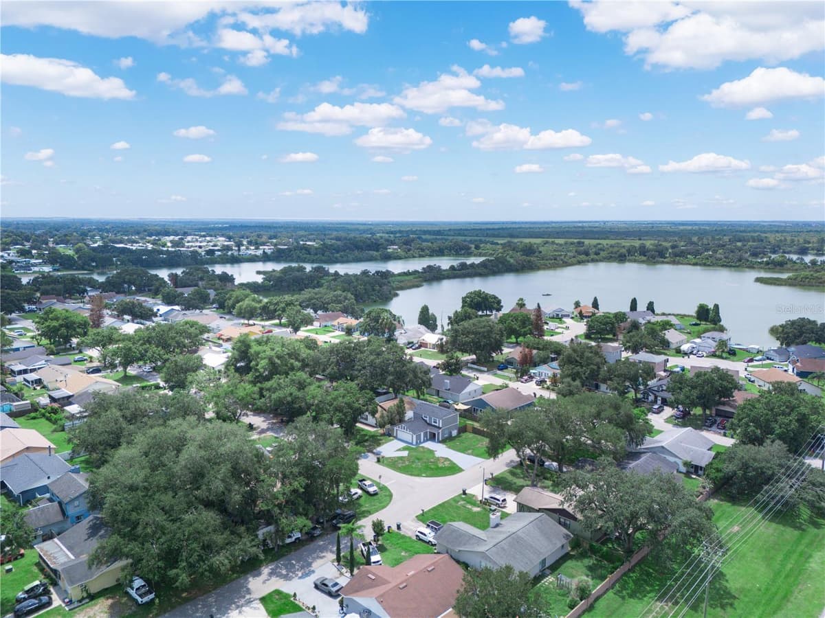 1665 SAILPOINT DRIVE — photo 10 of 39
