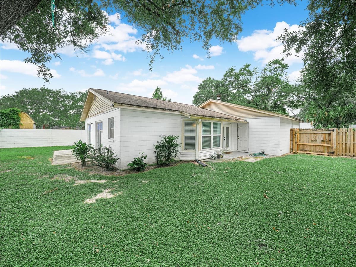 1665 SAILPOINT DRIVE — photo 31 of 39