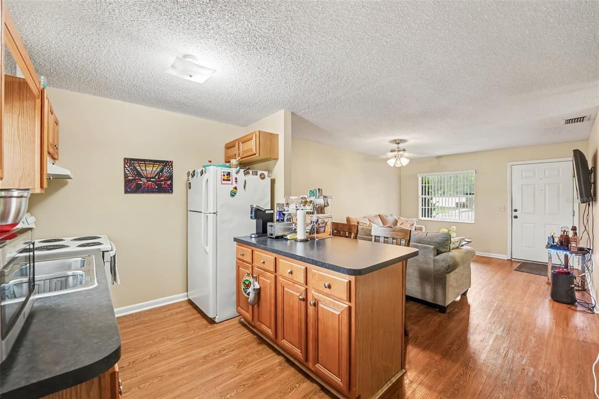 1413 THOUSAND ROSES DRIVE — photo 8 of 24