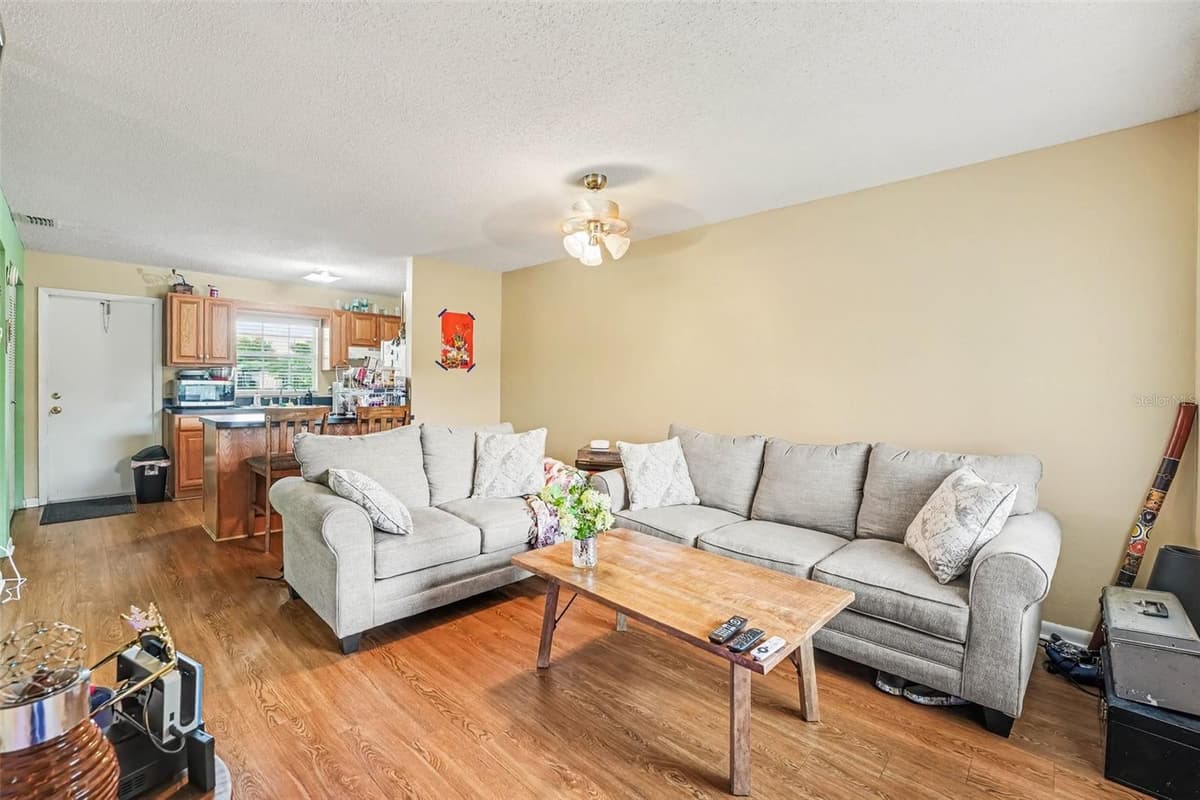 1413 THOUSAND ROSES DRIVE — photo 5 of 24