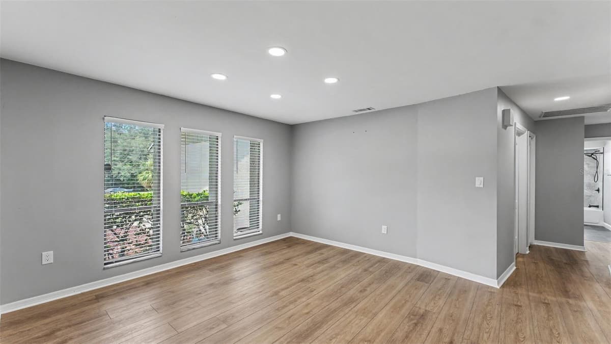 717 WOODHILL DRIVE — photo 25 of 49