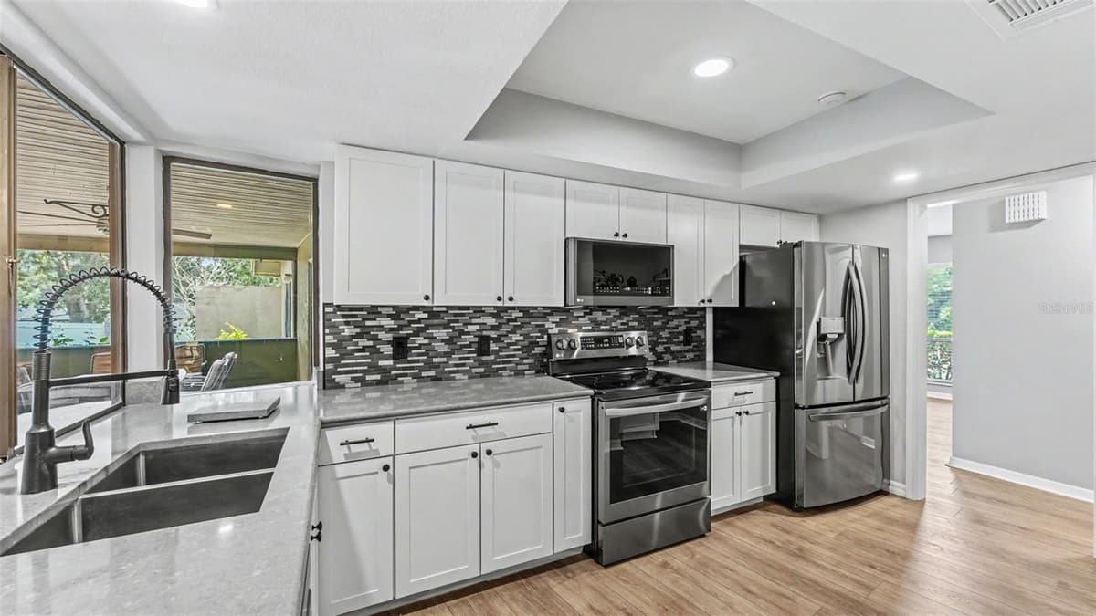 717 WOODHILL DRIVE — photo 9 of 49