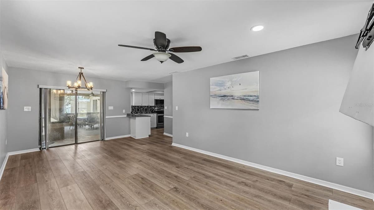 717 WOODHILL DRIVE — photo 15 of 49