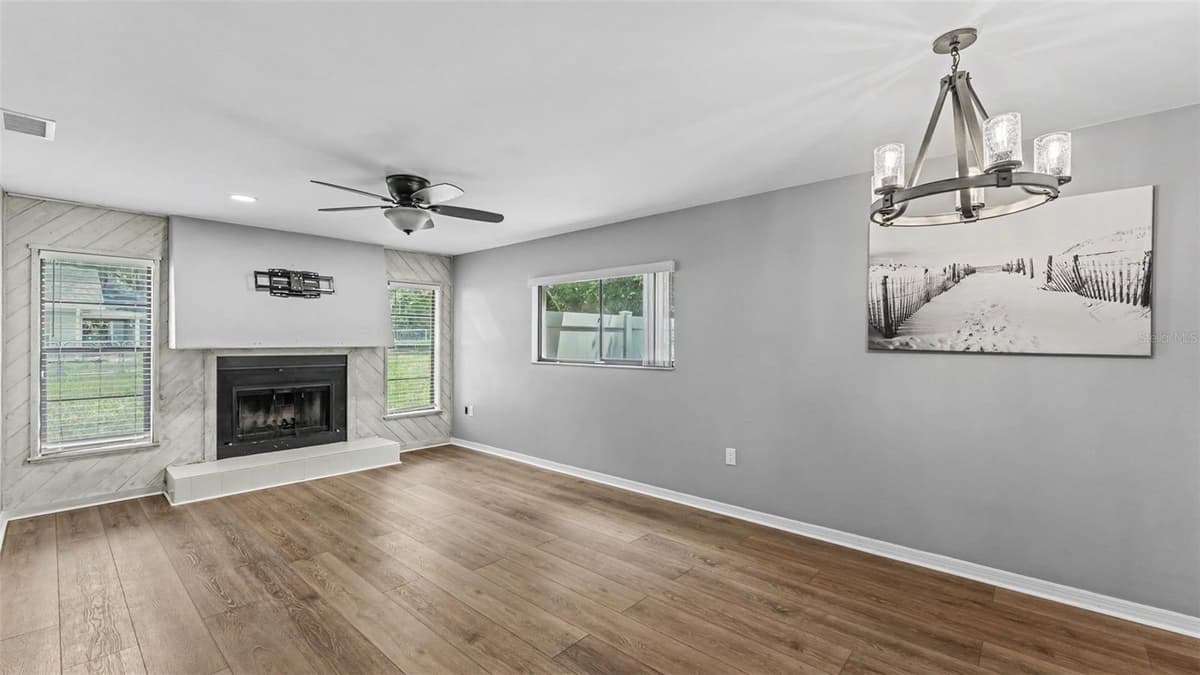 717 WOODHILL DRIVE — photo 12 of 49