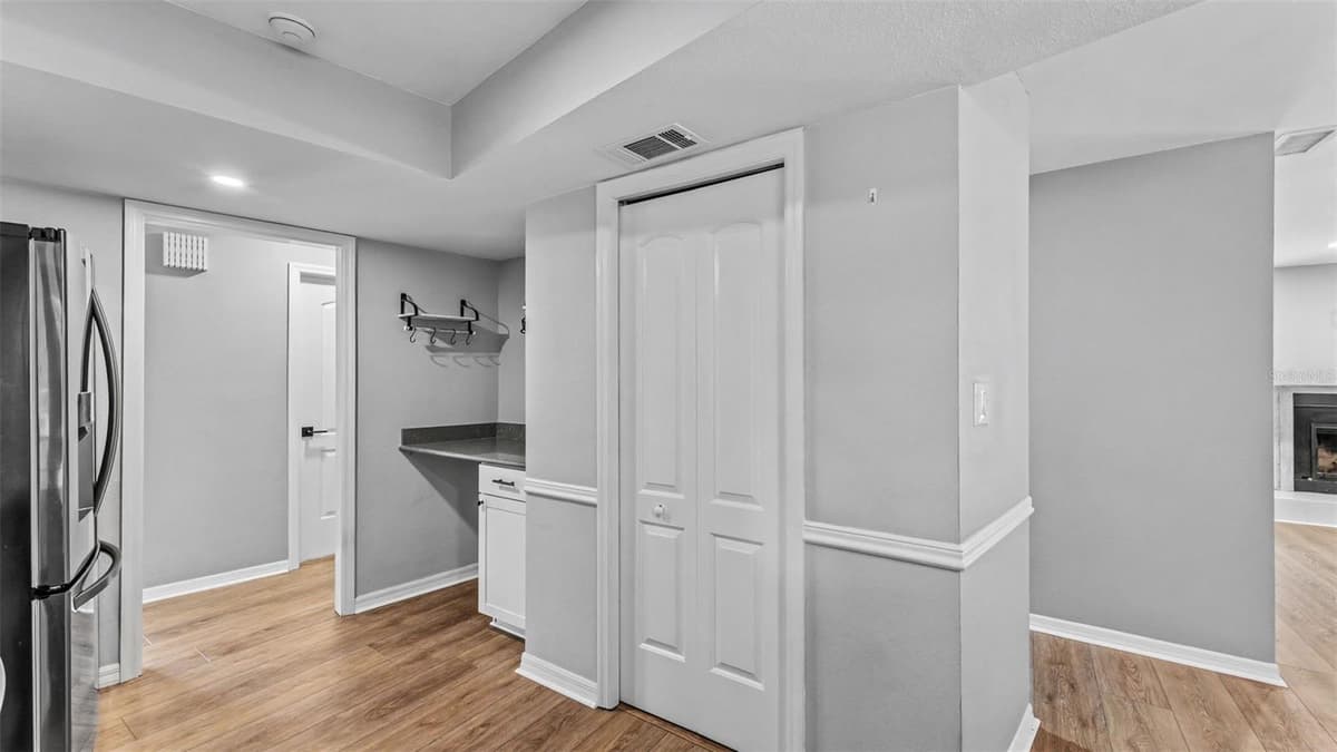 717 WOODHILL DRIVE — photo 11 of 49