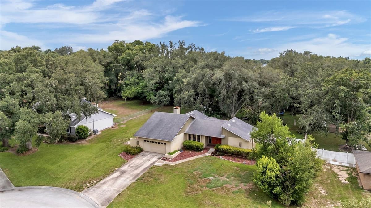 717 WOODHILL DRIVE — photo 46 of 49