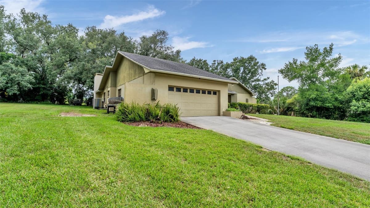717 WOODHILL DRIVE — photo 43 of 49