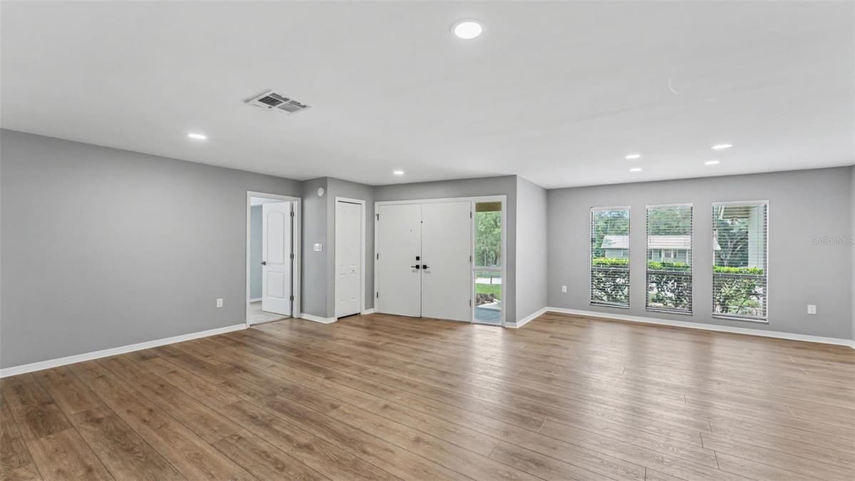 717 WOODHILL DRIVE — photo 24 of 49