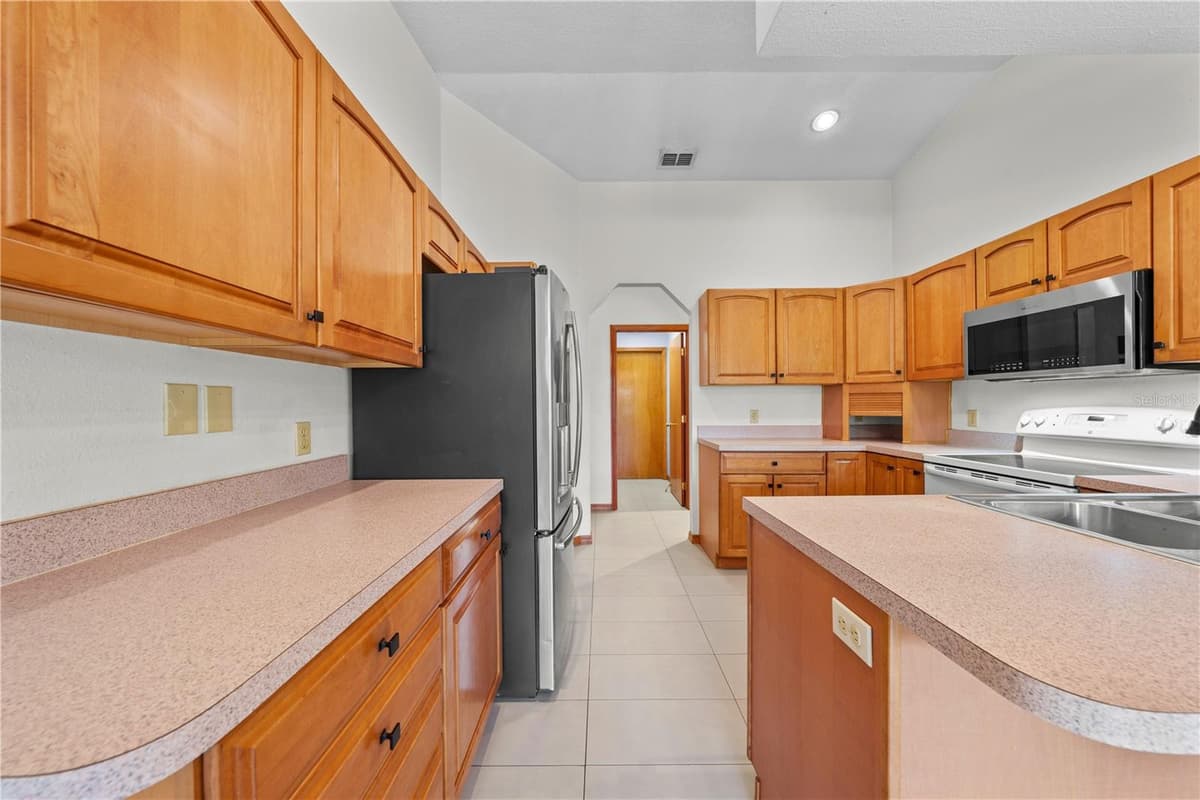 2810 WINDSONG LANE — photo 10 of 63