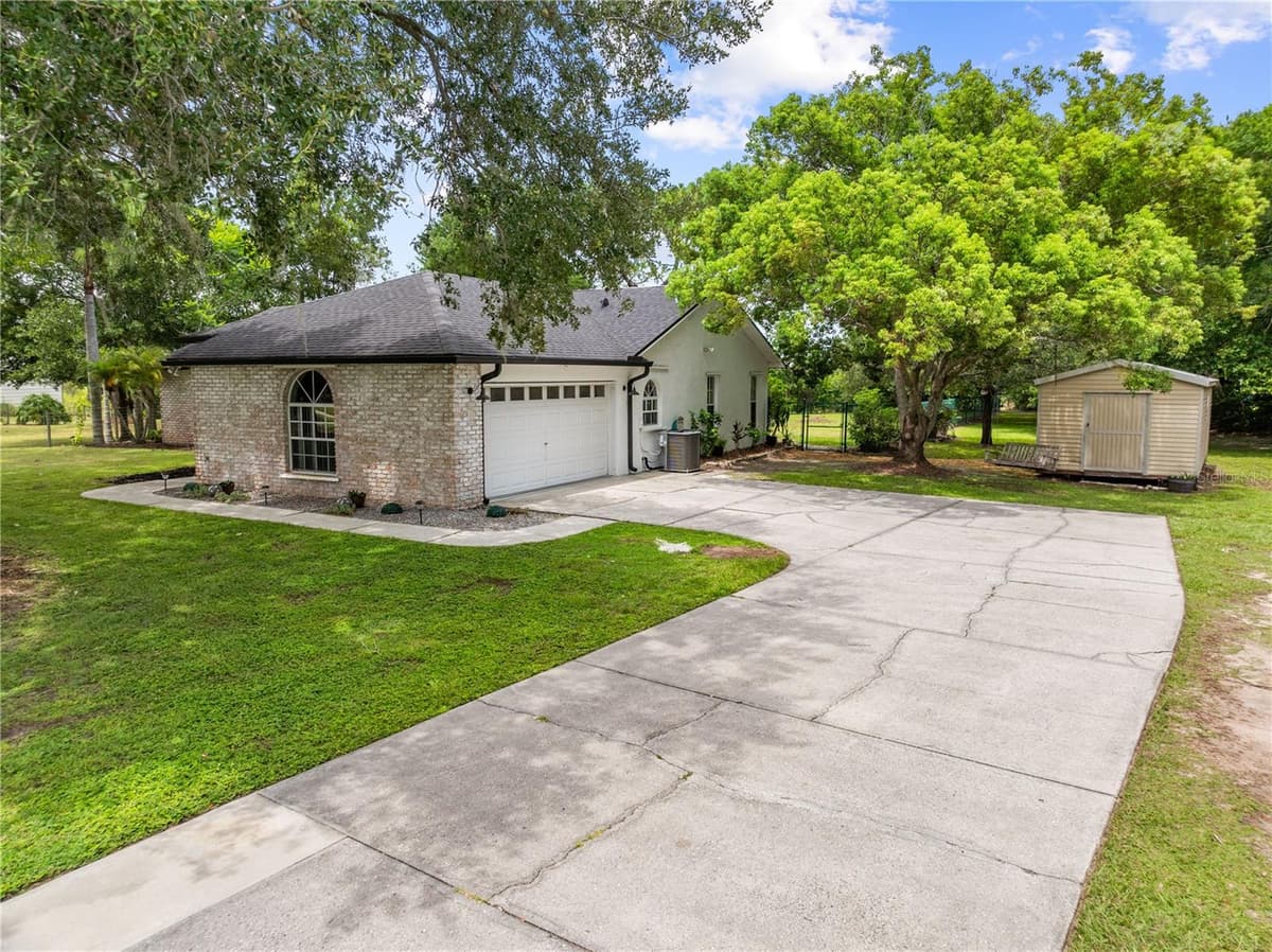 2810 WINDSONG LANE — photo 4 of 63