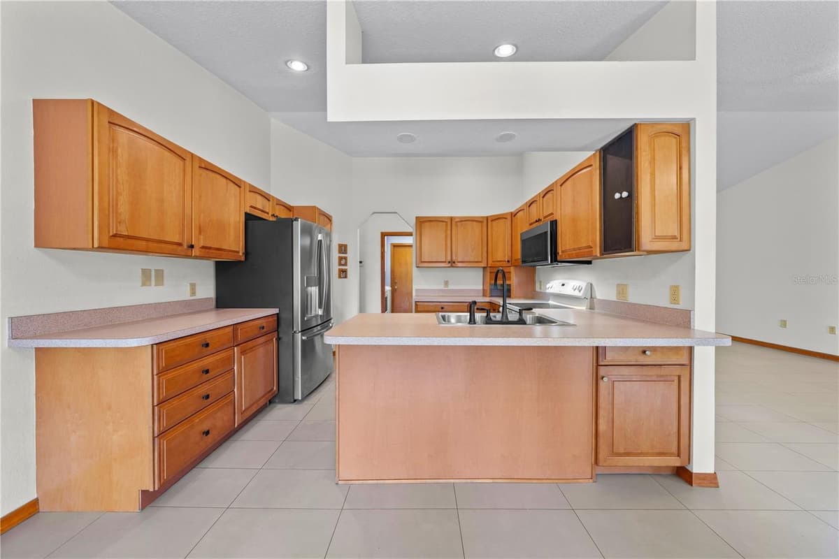 2810 WINDSONG LANE — photo 15 of 63