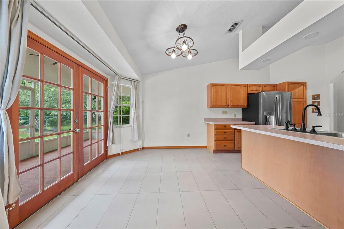 2810 WINDSONG LANE — photo 11 of 63