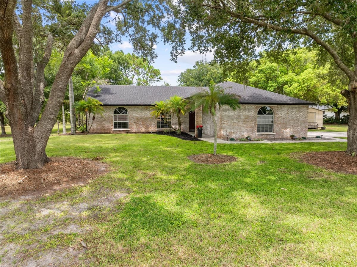 2810 WINDSONG LANE — photo 3 of 63