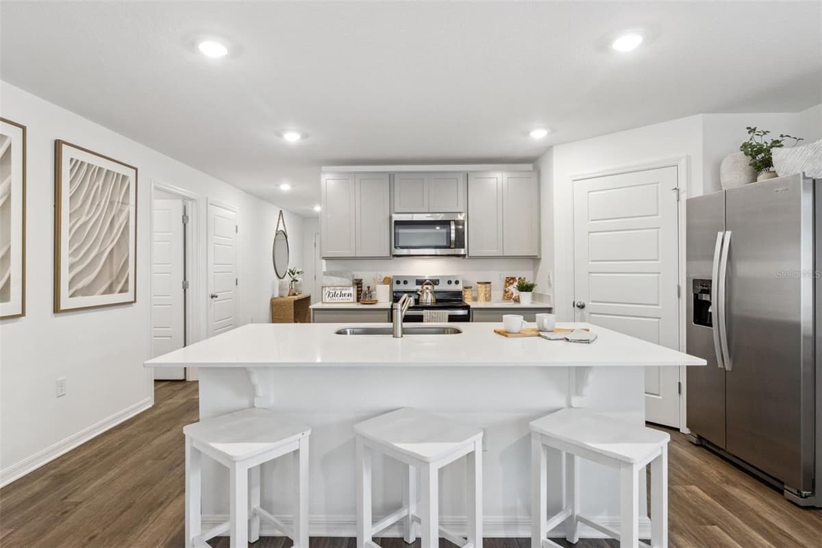 761 GREENWAY BOULEVARD — photo 14 of 32