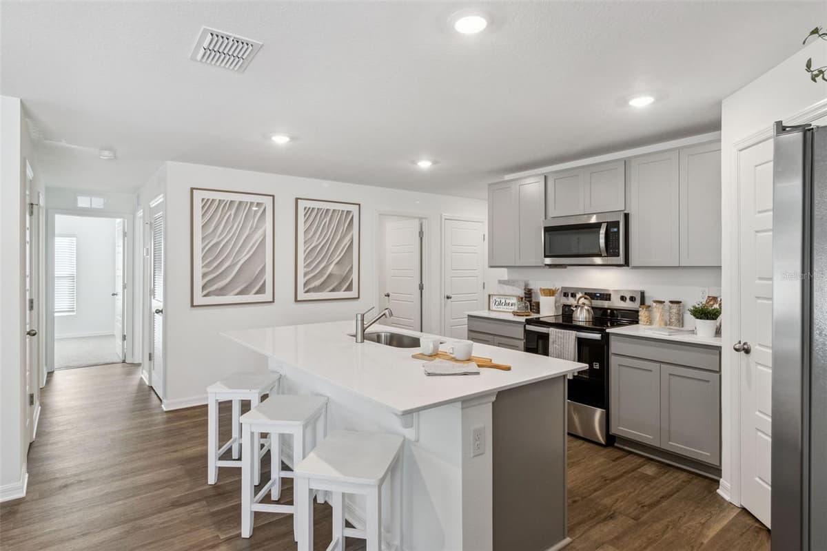761 GREENWAY BOULEVARD — photo 12 of 32