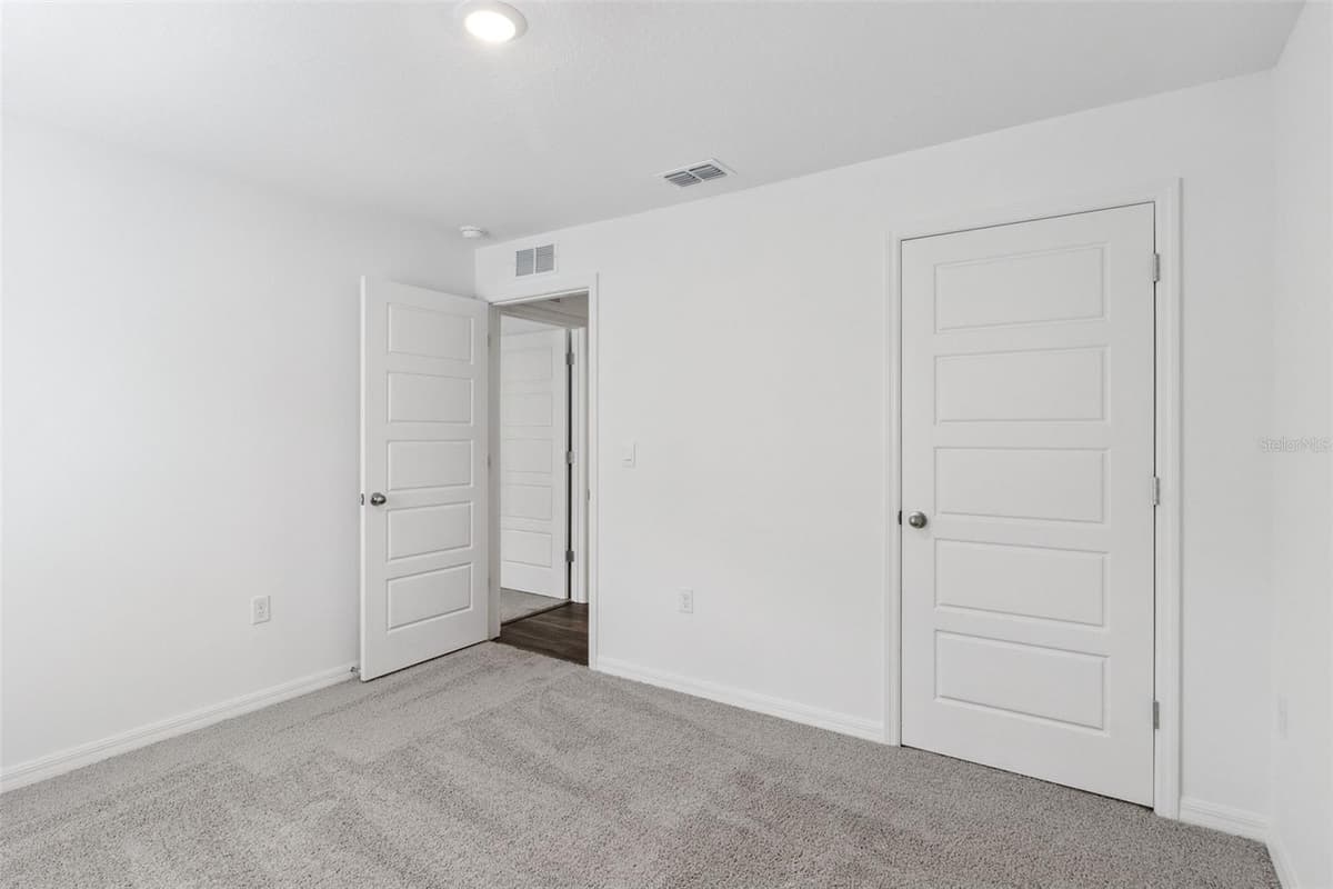 761 GREENWAY BOULEVARD — photo 22 of 32