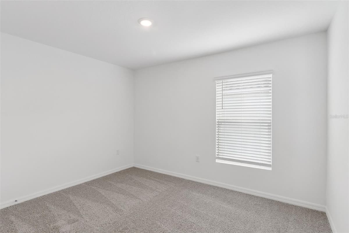761 GREENWAY BOULEVARD — photo 24 of 32