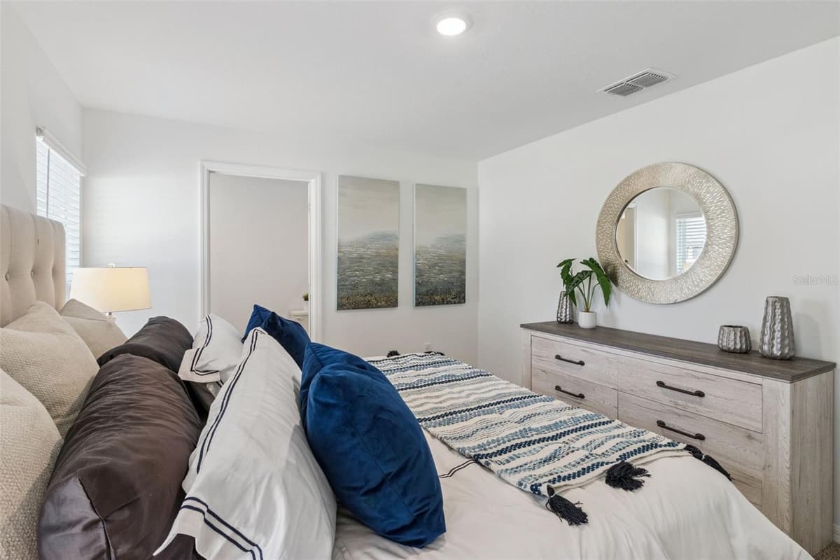 761 GREENWAY BOULEVARD — photo 17 of 32