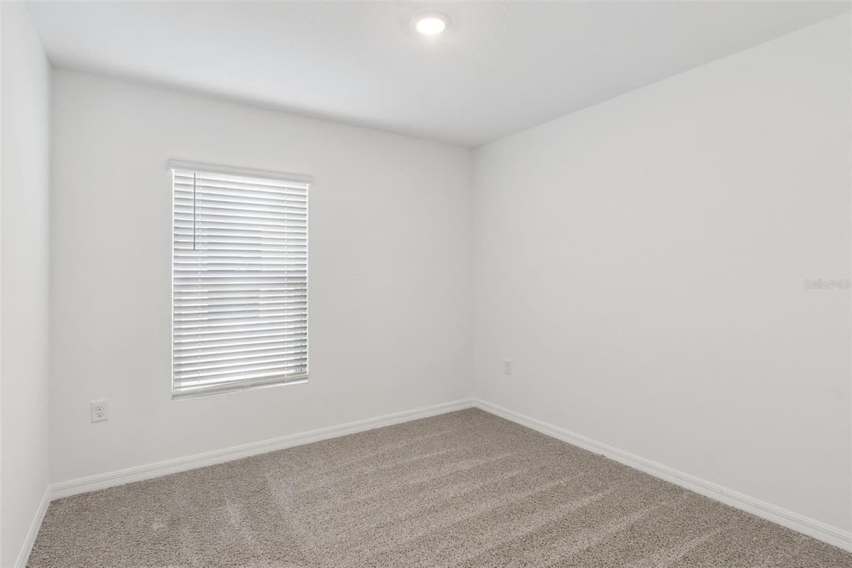 761 GREENWAY BOULEVARD — photo 26 of 32