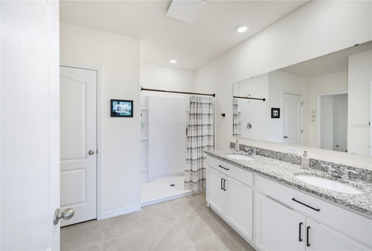 3432 ISLEWOOD COURT — photo 10 of 34