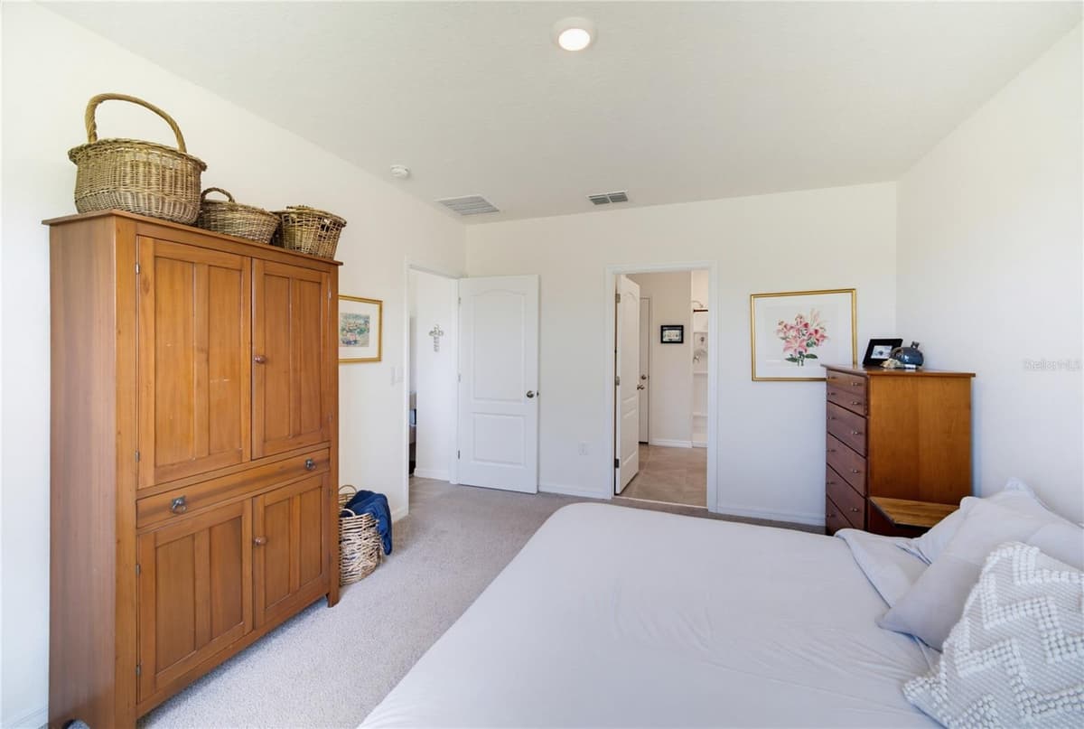 3432 ISLEWOOD COURT — photo 9 of 34