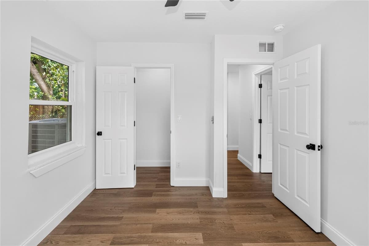 112 COLOMBA ROAD — photo 15 of 21