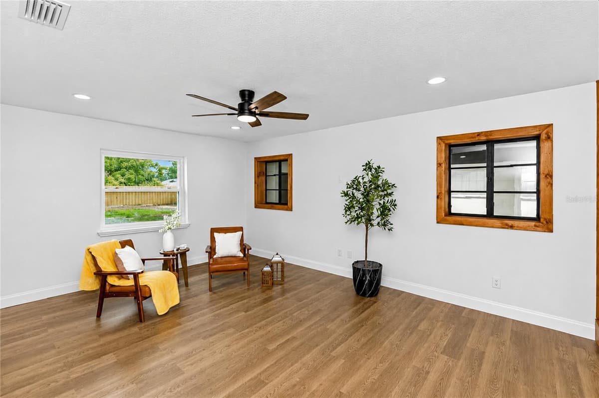 112 COLOMBA ROAD — photo 4 of 21