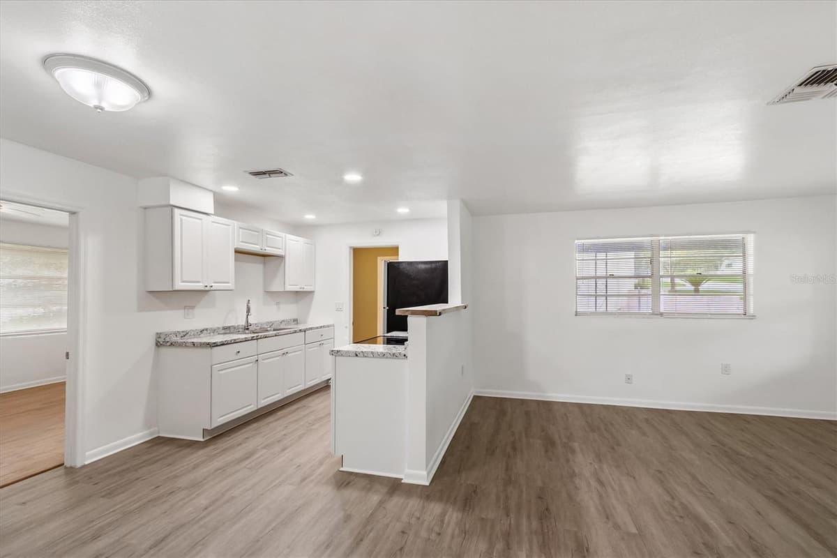 16 HARRISON STREET — photo 9 of 29
