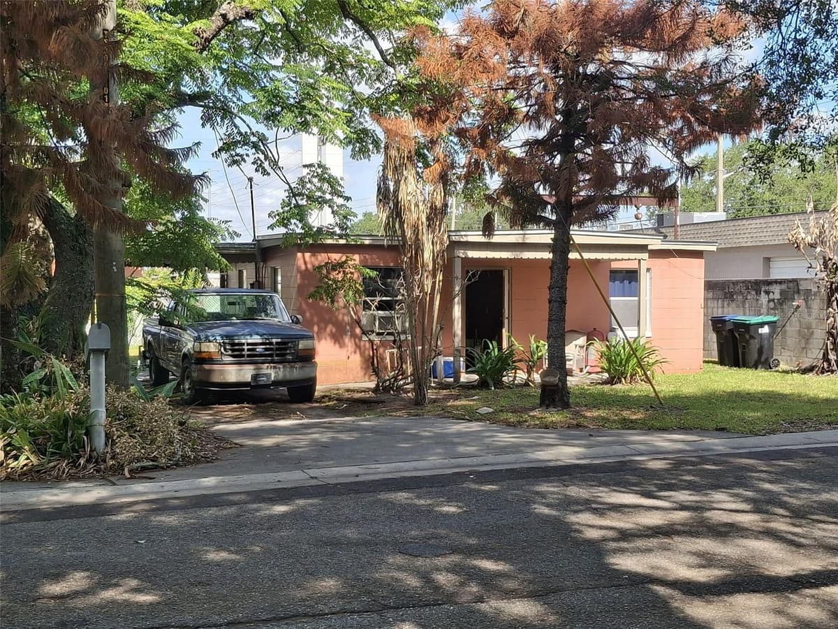 884 MICHIGAN STREET — photo 2 of 4