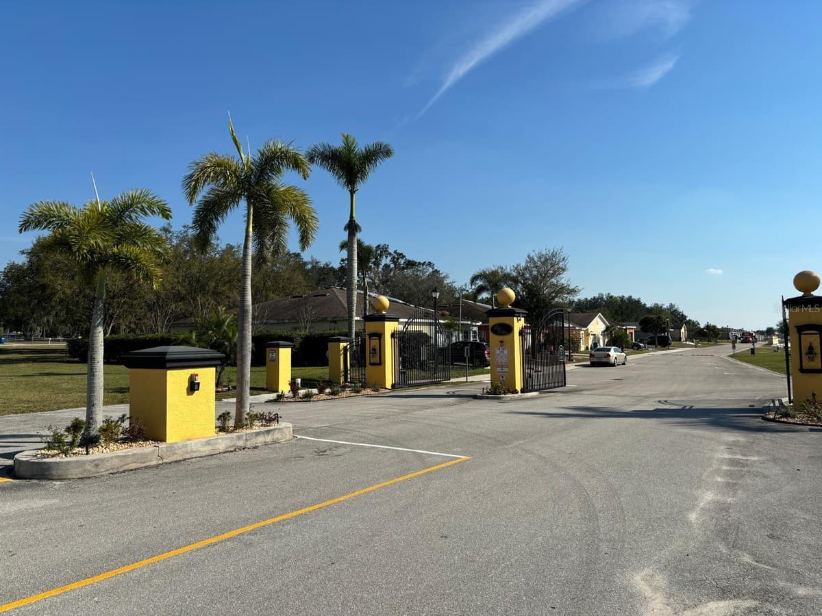 1466 LAS VILLAS BOULEVARD — photo 15 of 19