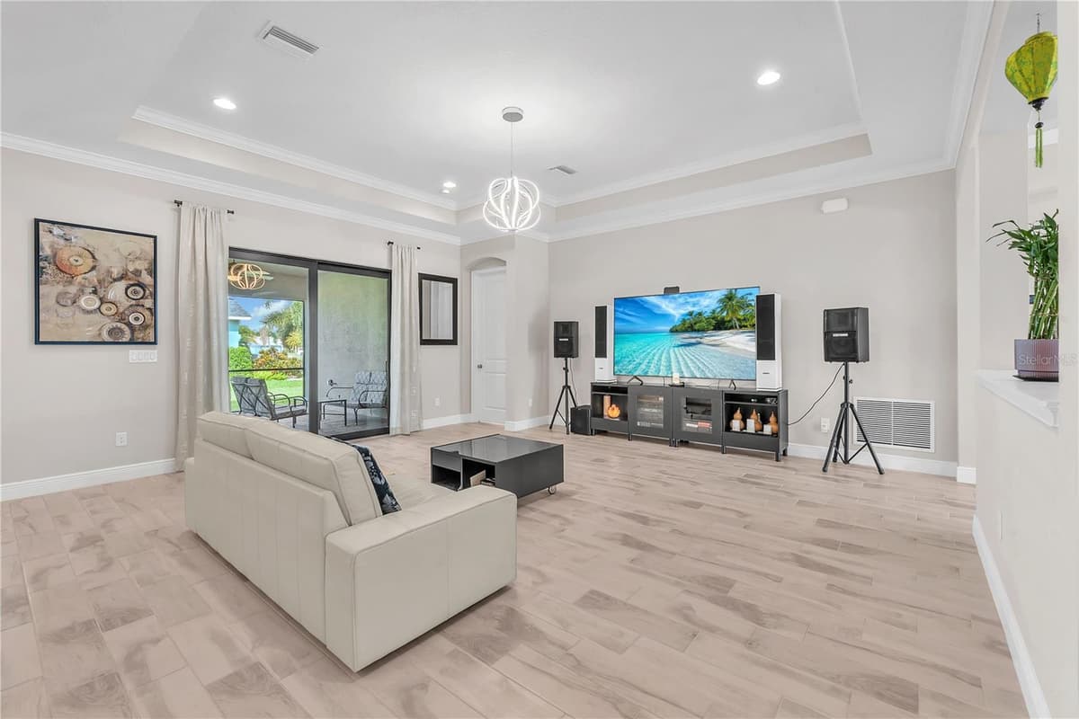 814 TIRANO WAY — photo 3 of 45