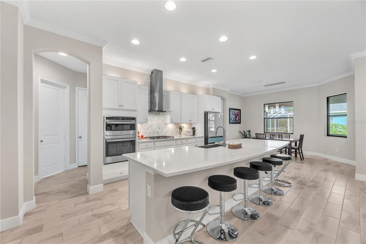 814 TIRANO WAY — photo 4 of 45