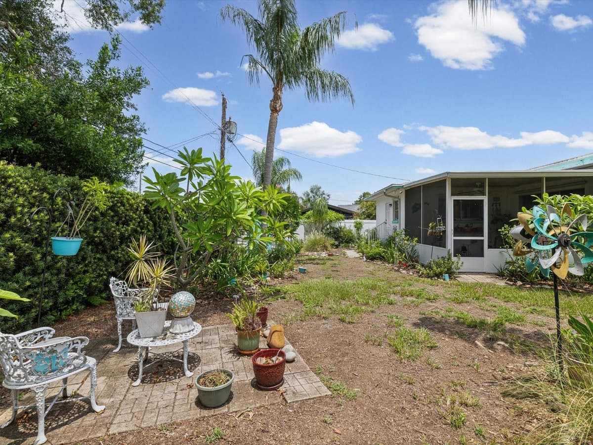 1006 DUMONT DRIVE — photo 33 of 74