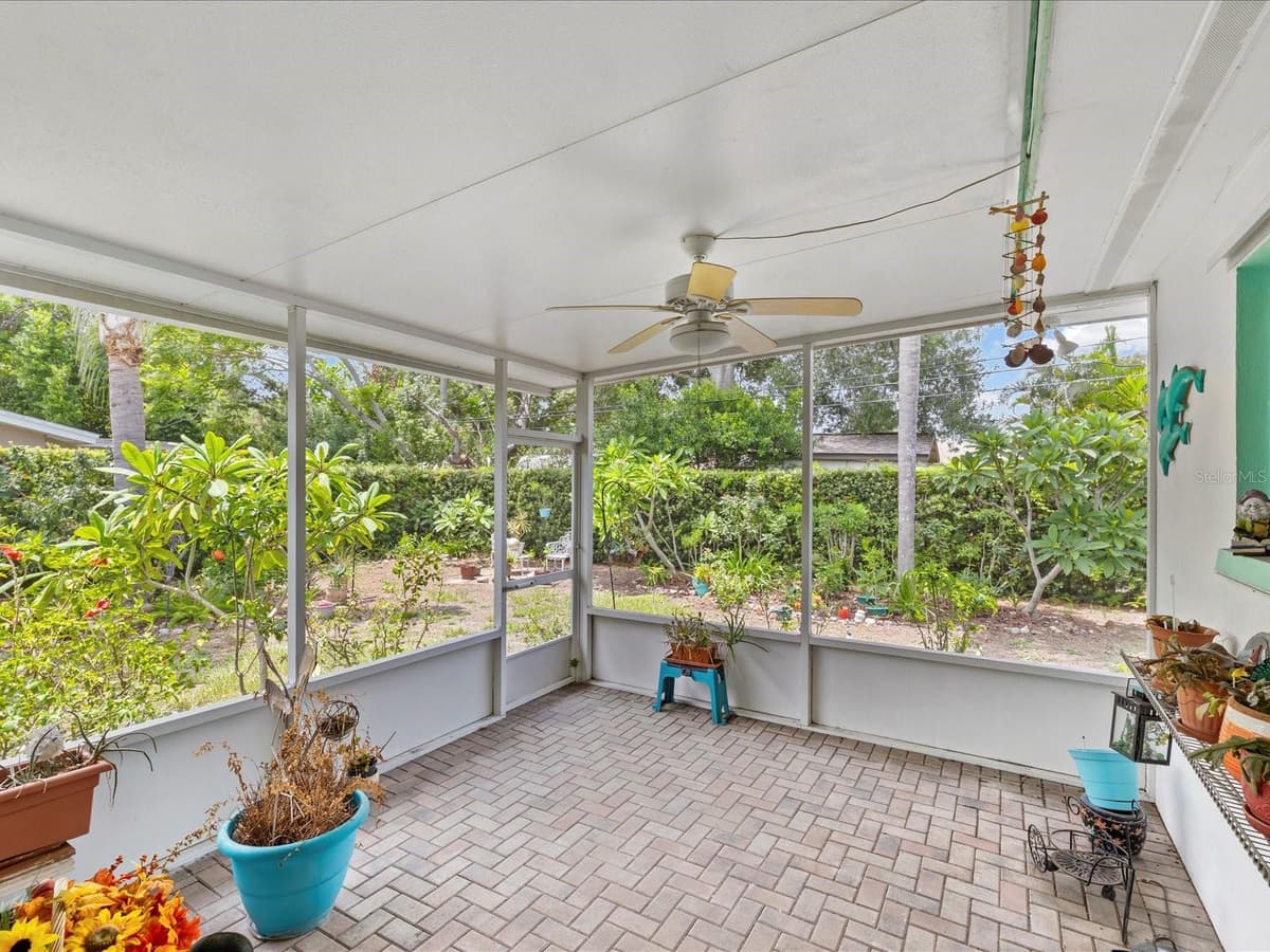 1006 DUMONT DRIVE — photo 31 of 74