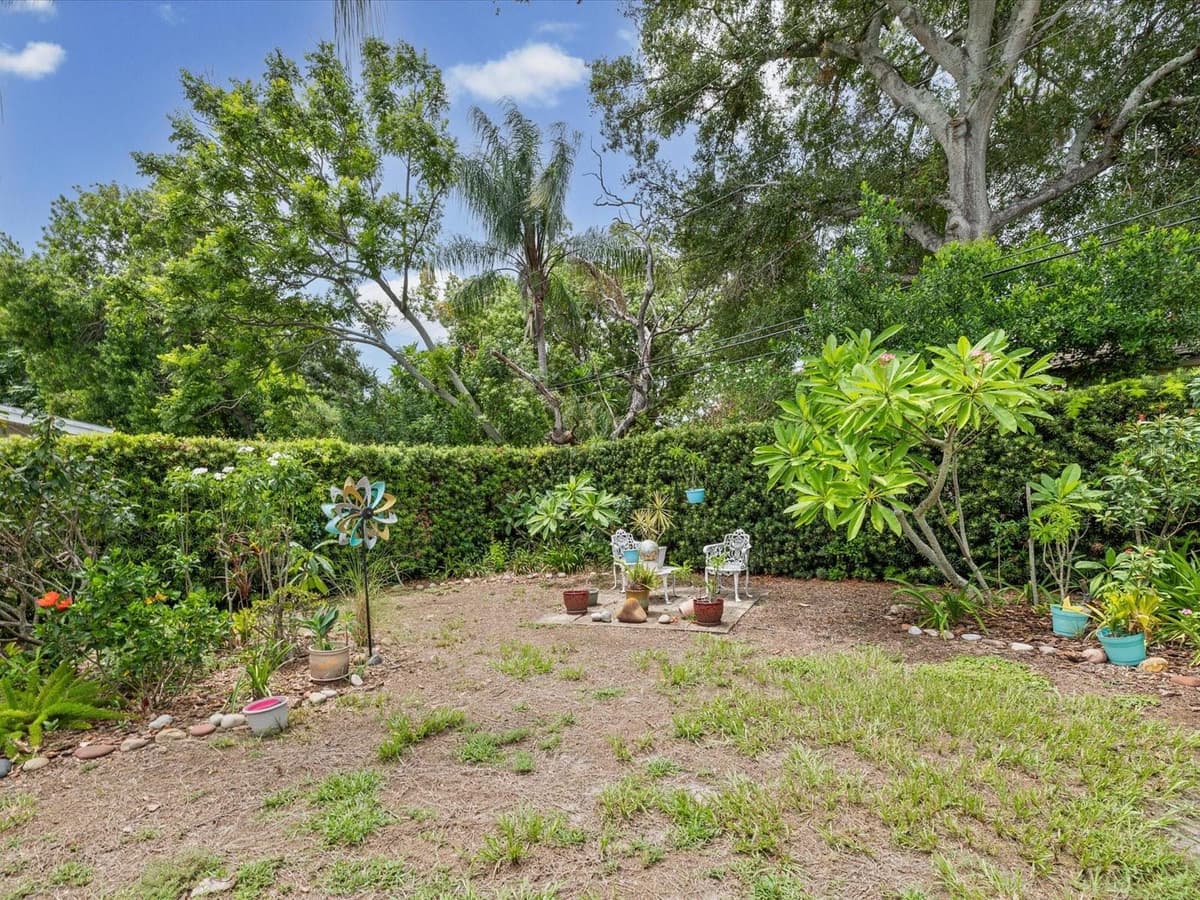 1006 DUMONT DRIVE — photo 38 of 74
