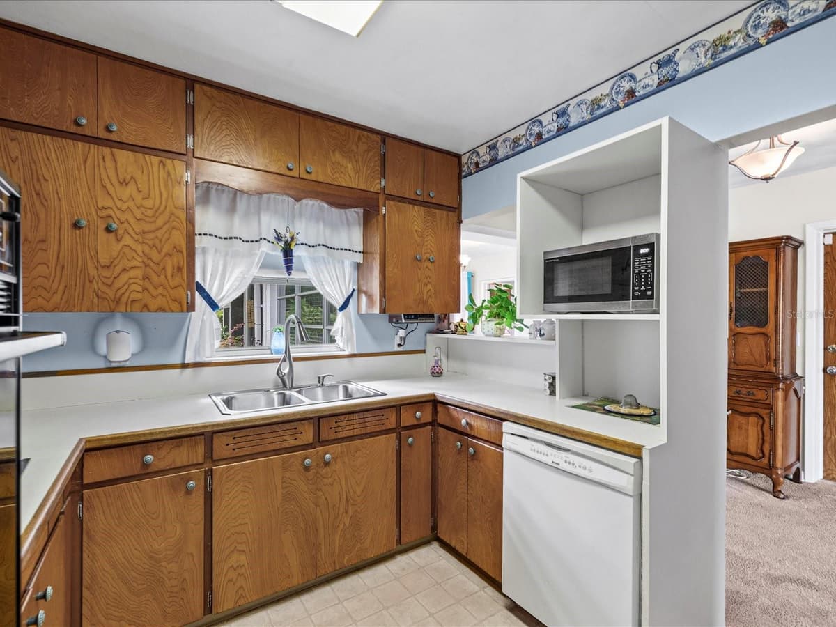 1006 DUMONT DRIVE — photo 12 of 74