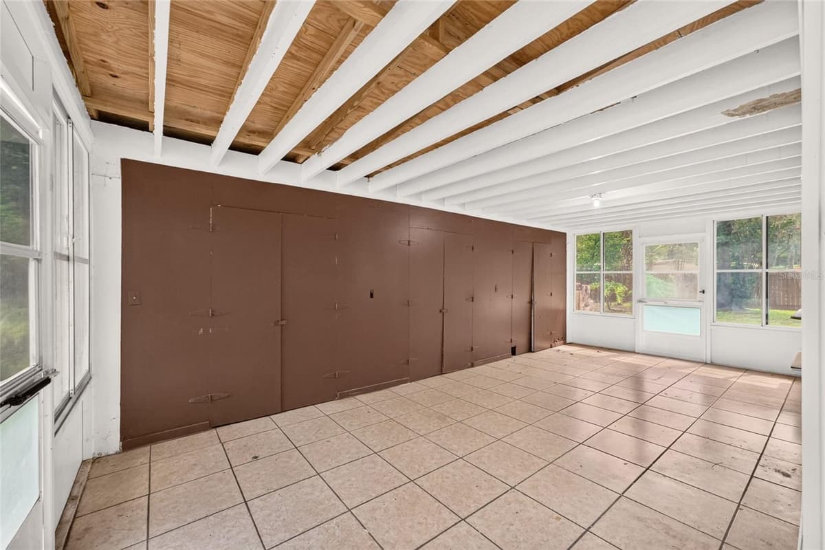 2125 6TH TERRACE — photo 4 of 30