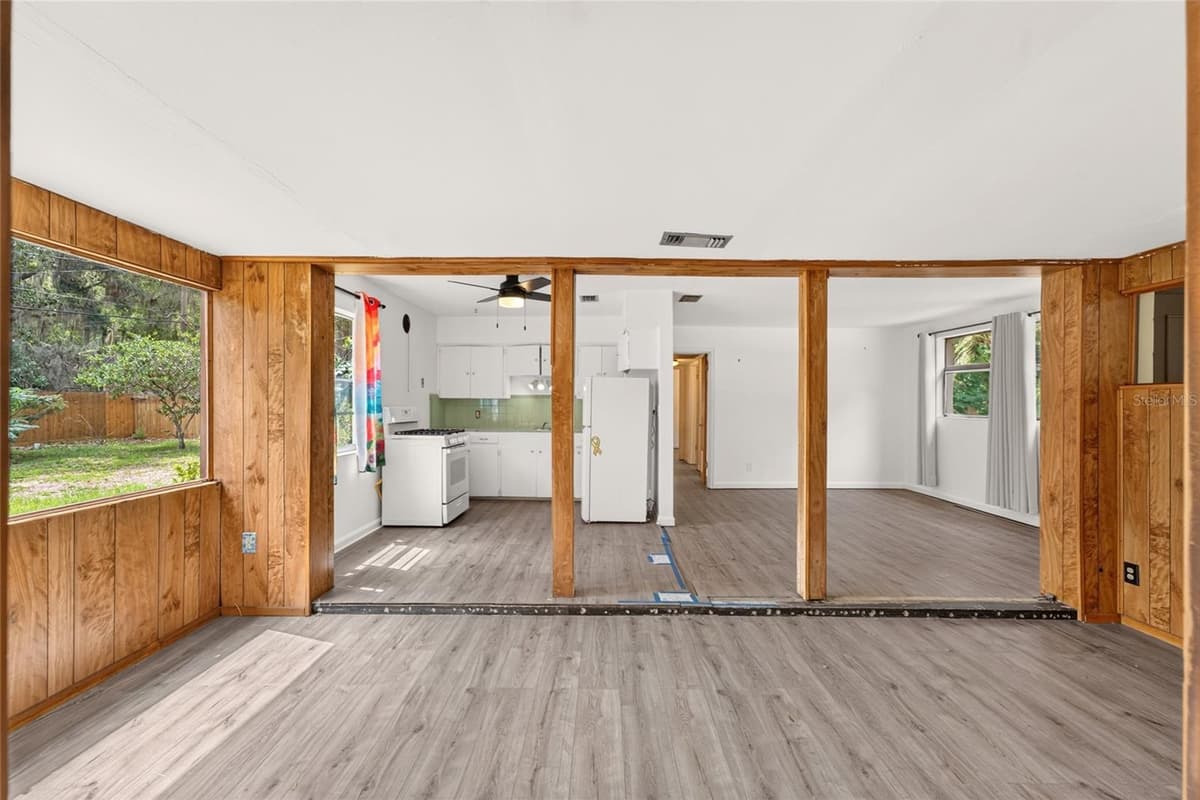 2125 6TH TERRACE — photo 7 of 30