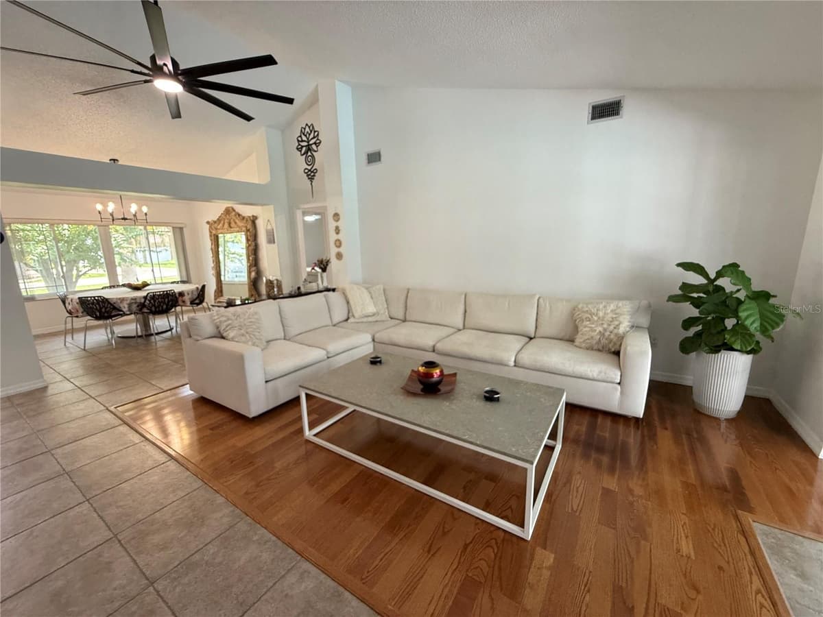 77 CIMMARON DRIVE — photo 2 of 47