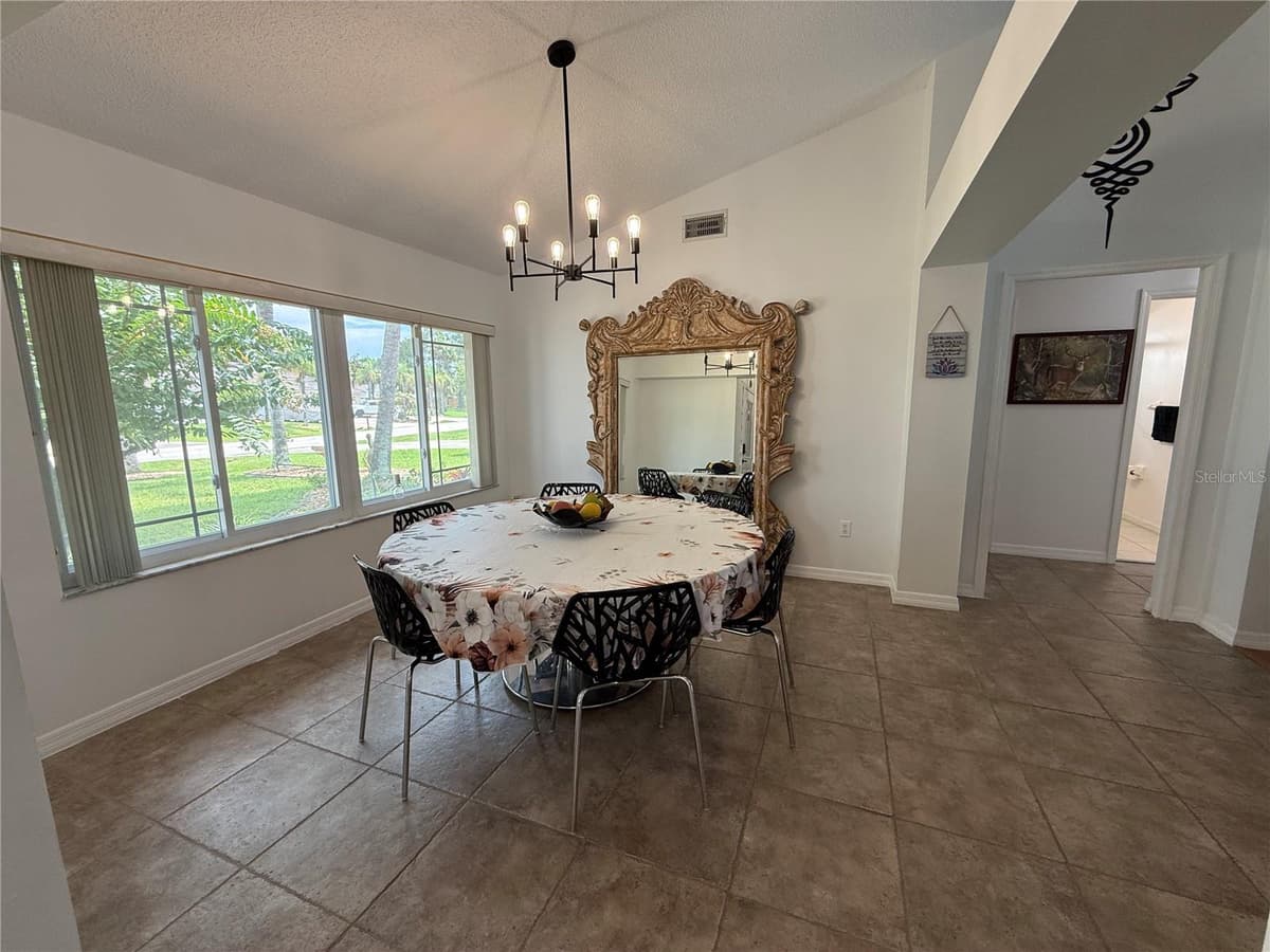 77 CIMMARON DRIVE — photo 23 of 47