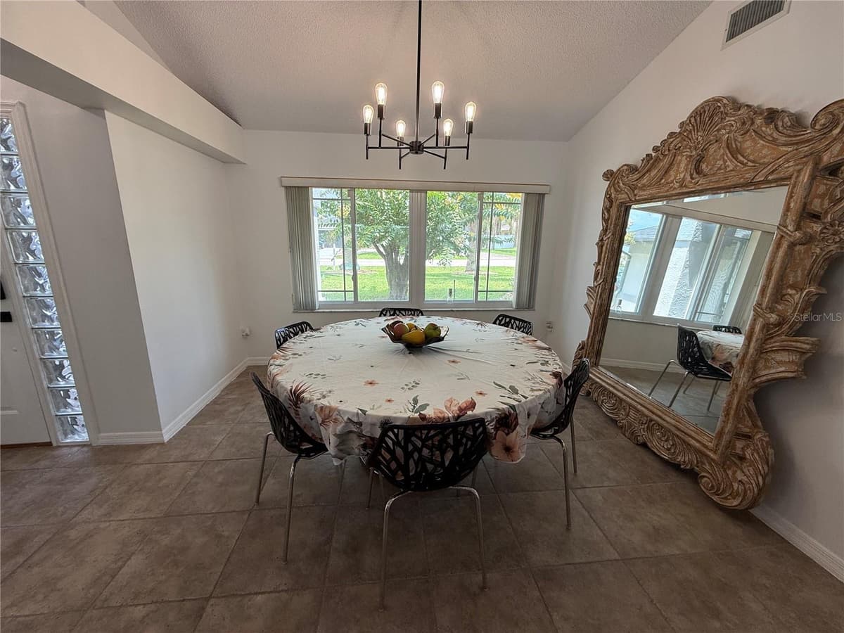 77 CIMMARON DRIVE — photo 22 of 47