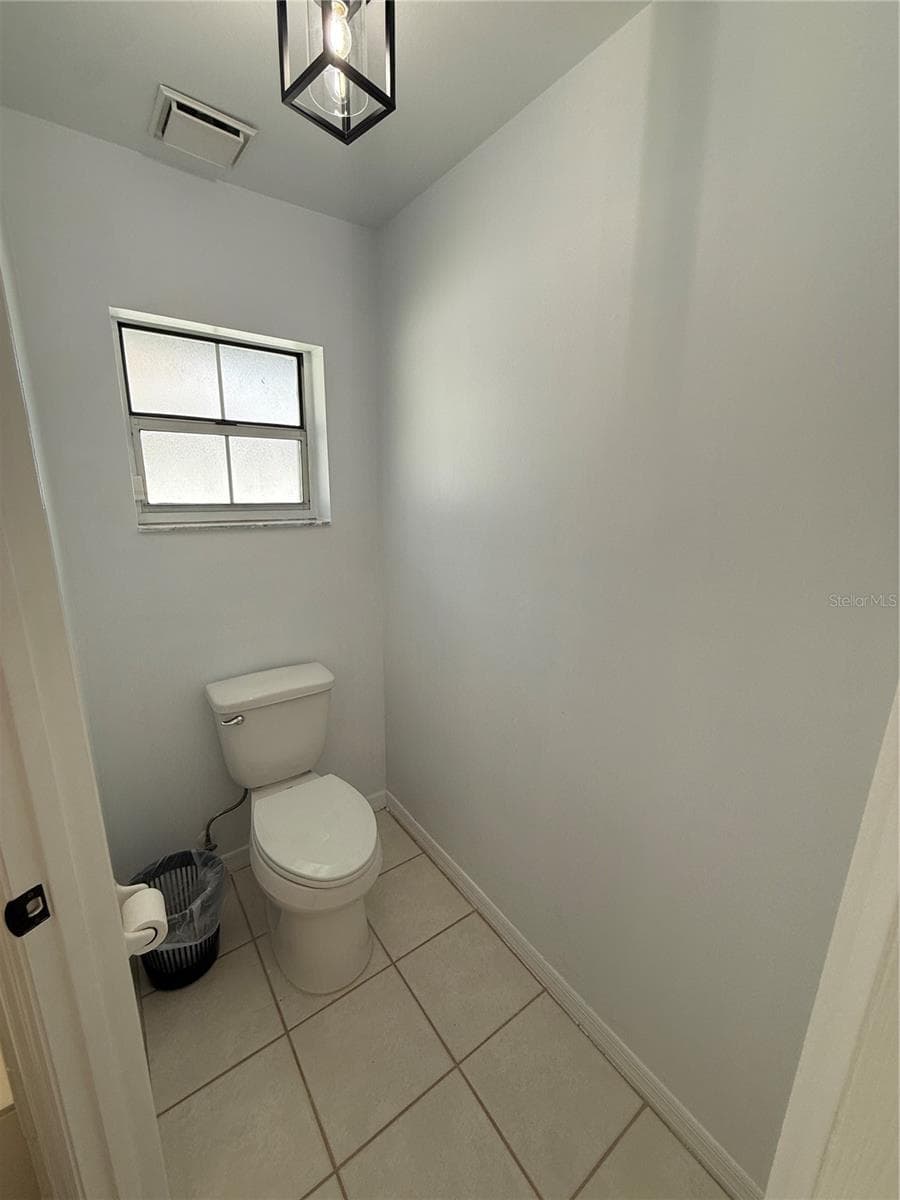 77 CIMMARON DRIVE — photo 7 of 47