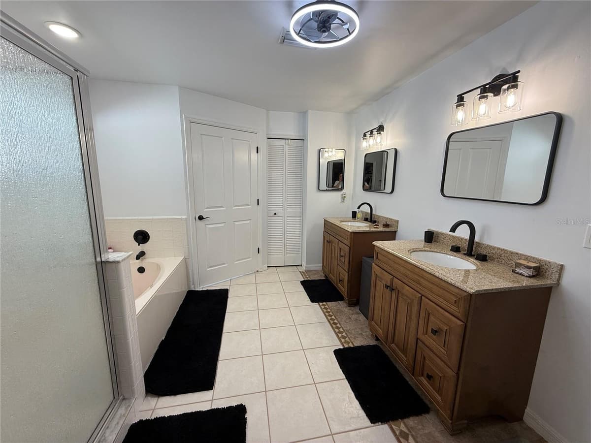 77 CIMMARON DRIVE — photo 5 of 47