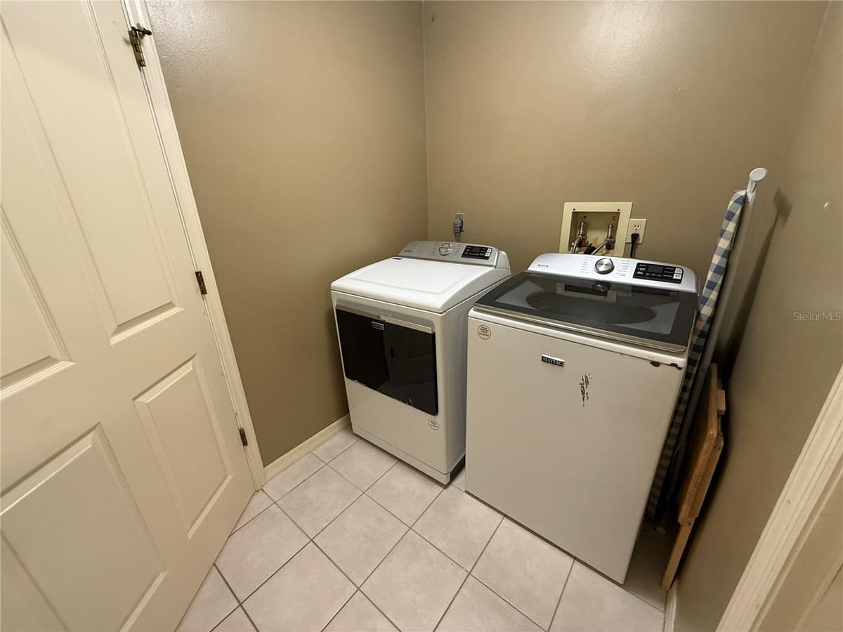 77 CIMMARON DRIVE — photo 18 of 47