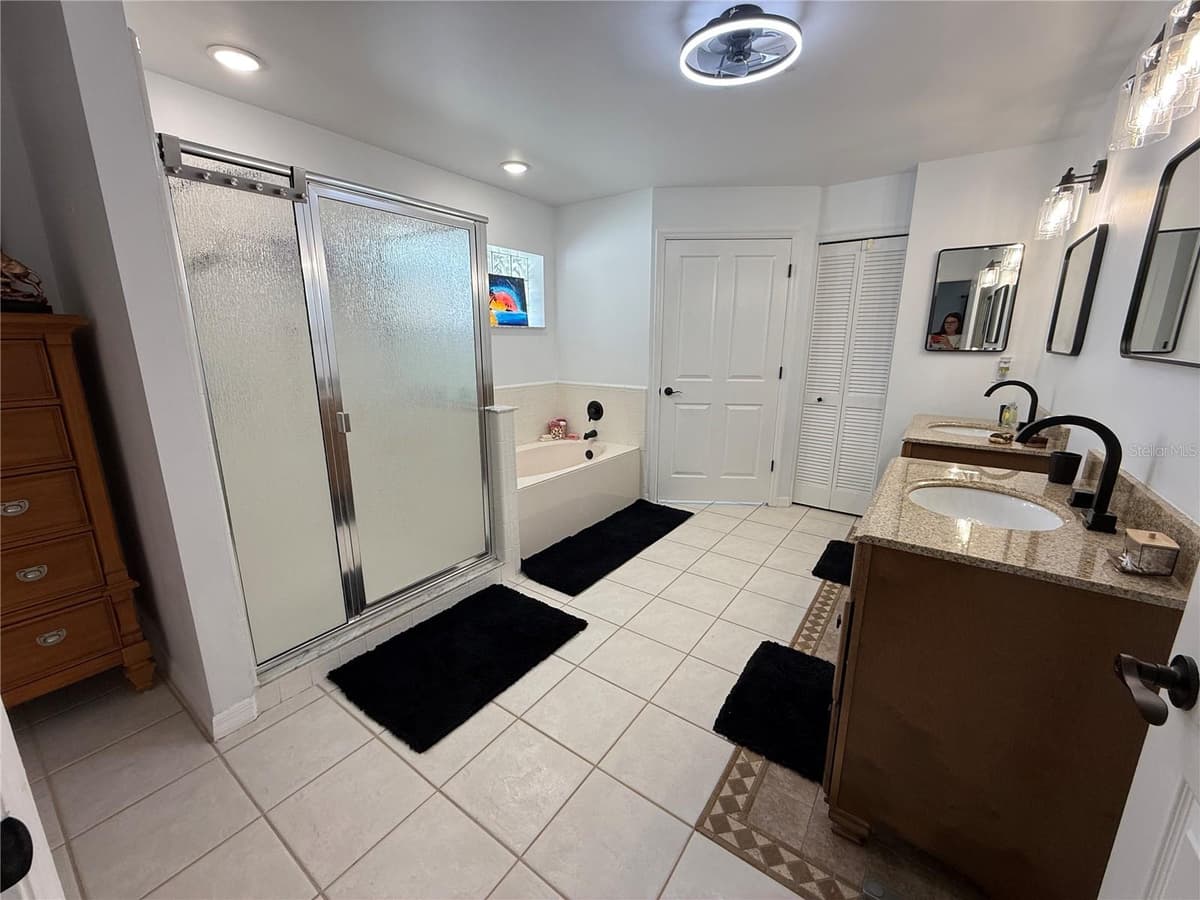 77 CIMMARON DRIVE — photo 11 of 47