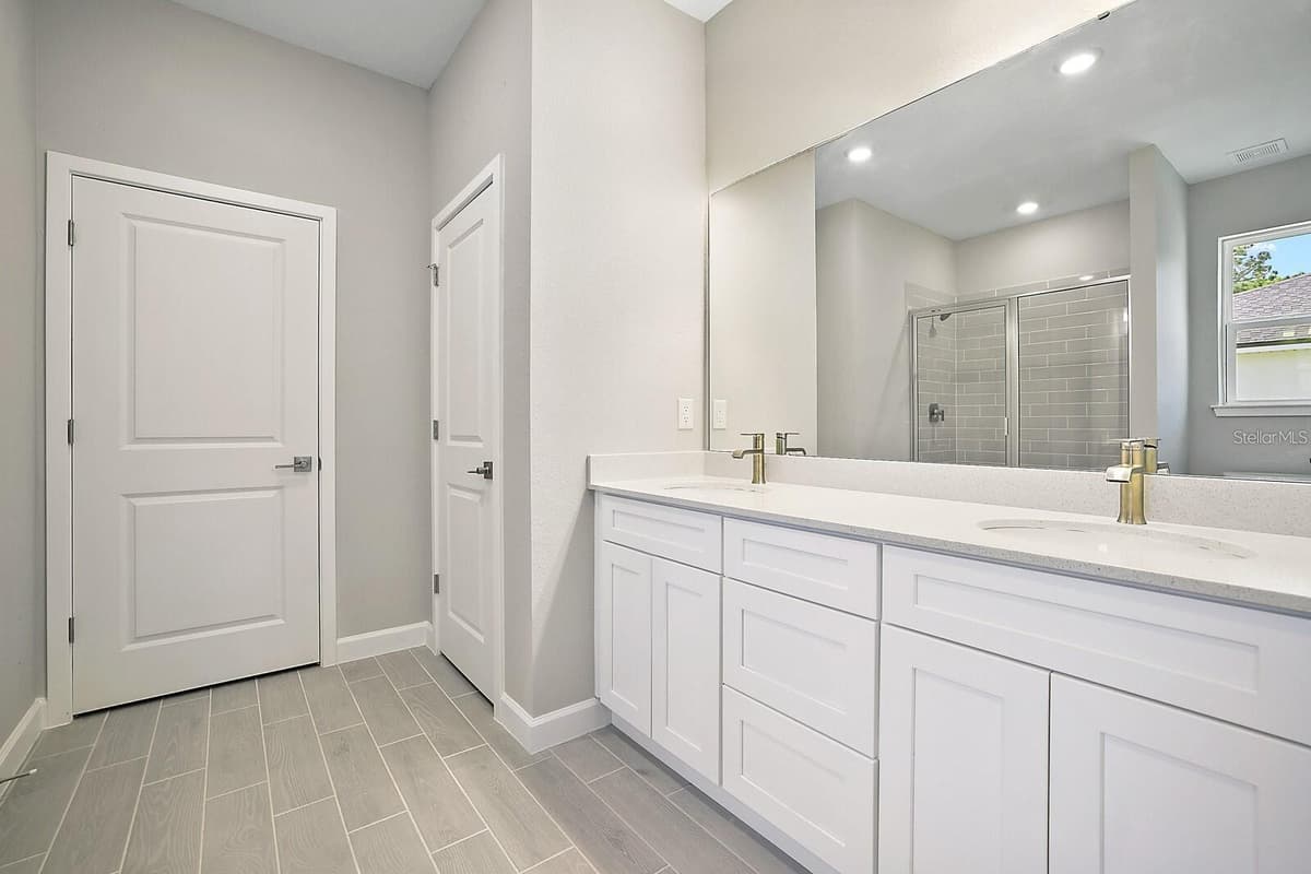 1011 KISMET PARKWAY — photo 10 of 18