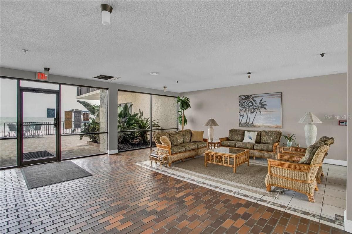 15462 GULF BOULEVARD — photo 34 of 46