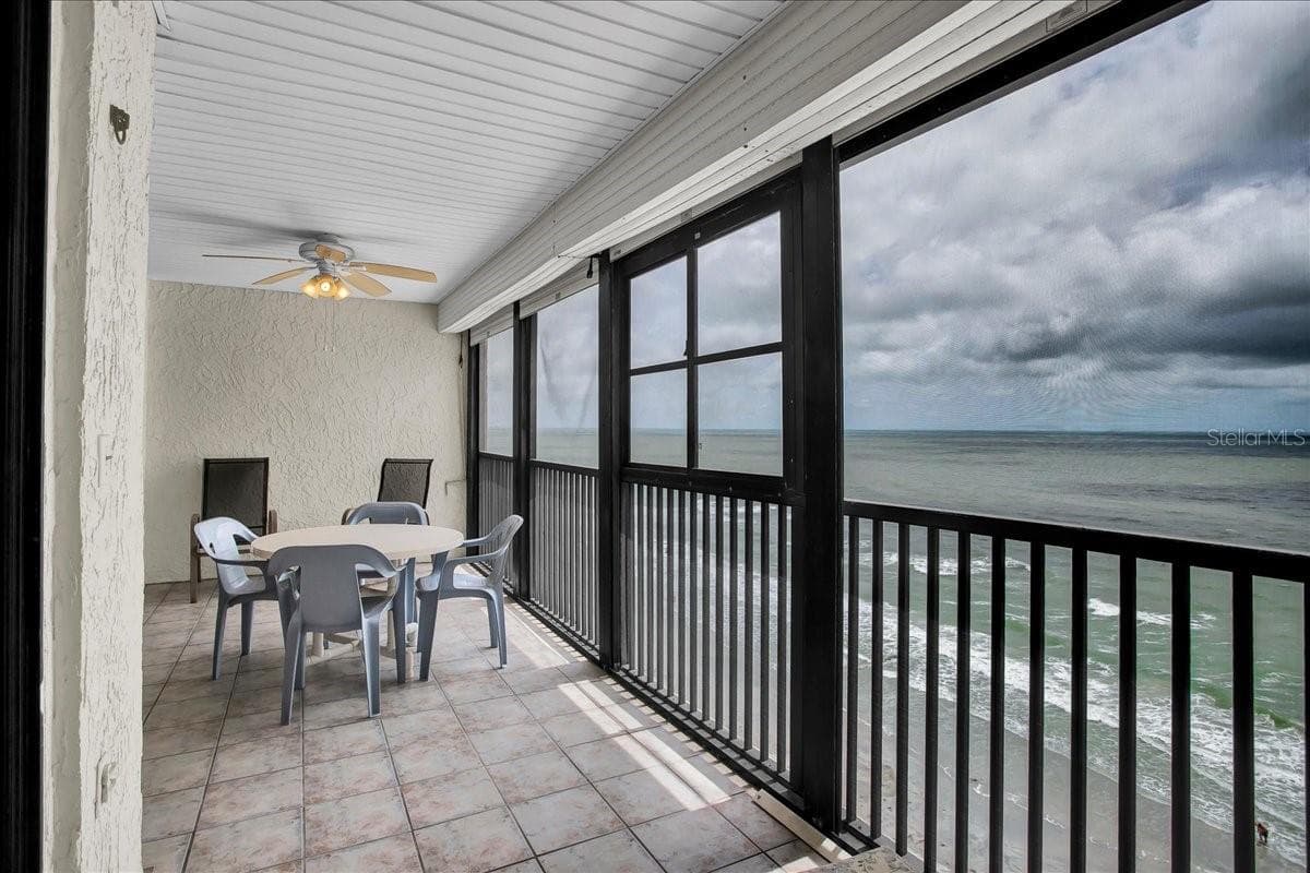 15462 GULF BOULEVARD — photo 8 of 46