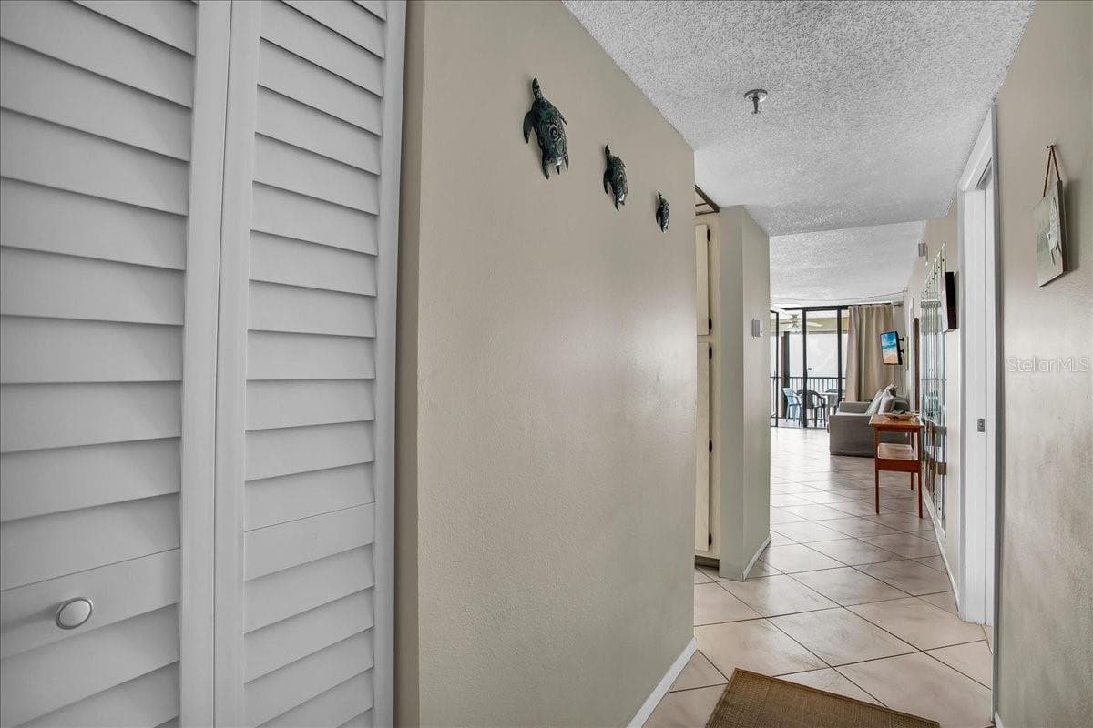 15462 GULF BOULEVARD — photo 19 of 46