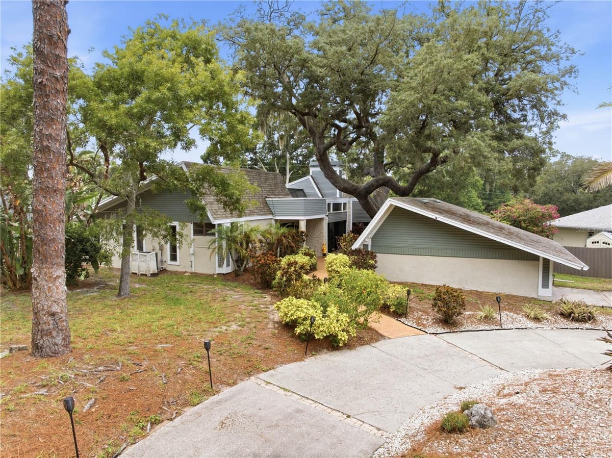 2860 BRIARWOOD LANE — photo 4 of 58